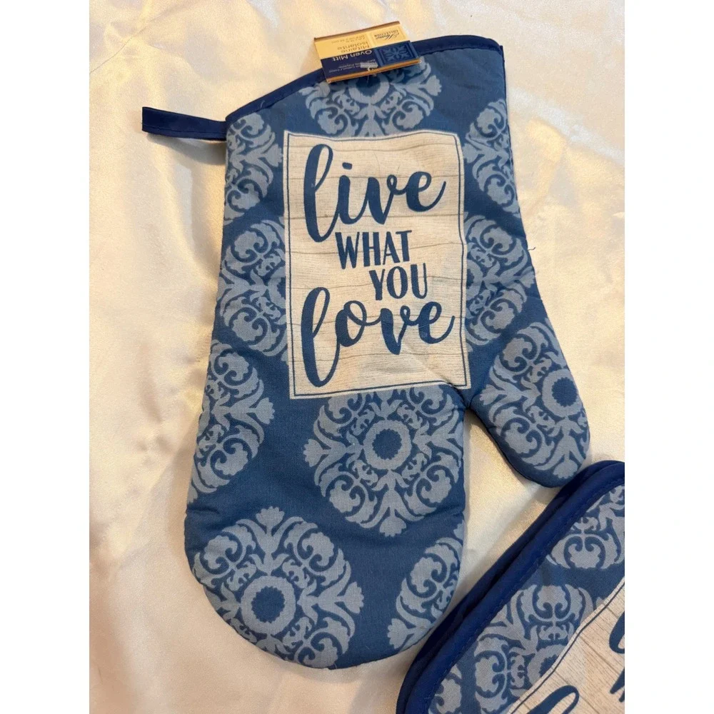 Home Collection Blue Damask Live What You Love Oven Mitt and 2pk Pot Holders Set